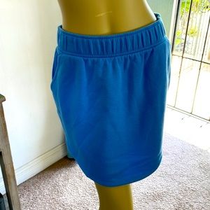 Very cute sweat skirt that will go with almost anything and has apOCKETS!